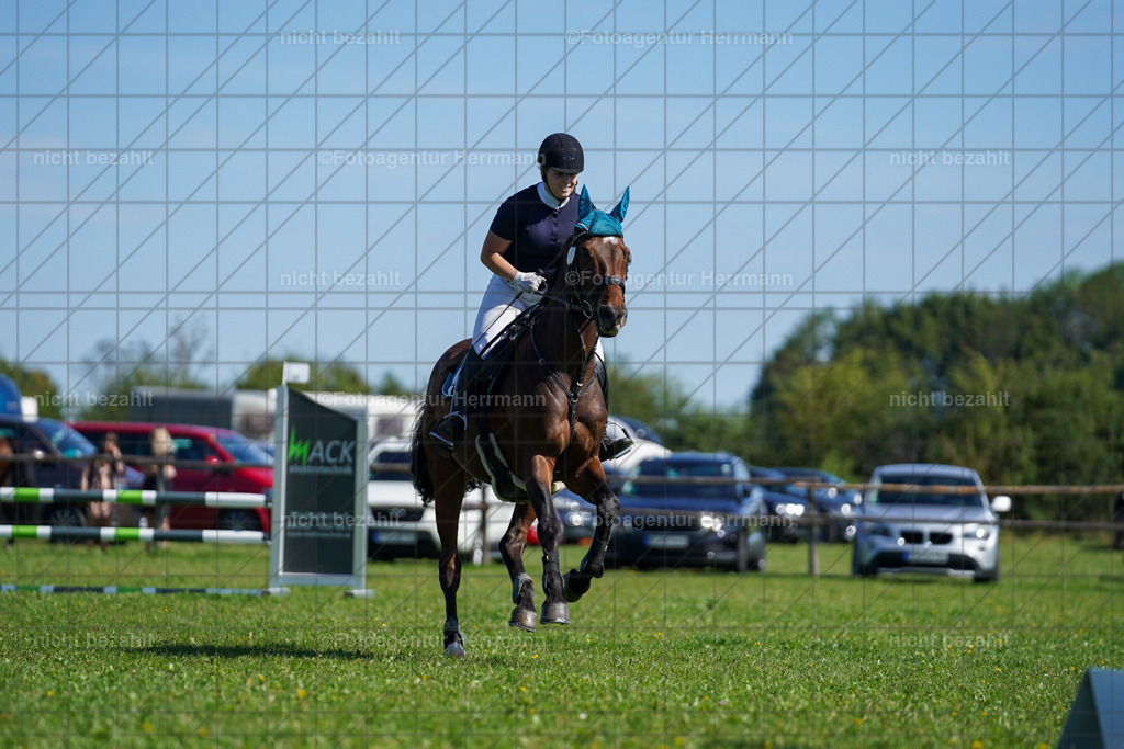 20230917-FAH09399 | Landsberg am Lech, 2023, Kaufbeuren, Kempten, Allgäu, Turnierfotografen Bayern, Fotoagentur Herrmann, Turnierbilder, Reitsport Fotos, Pferdefotograf, Augsburg, Bad Tölz, Dachau, Karlsfeld, Memmingen, Buchloe, Schwabmünchen