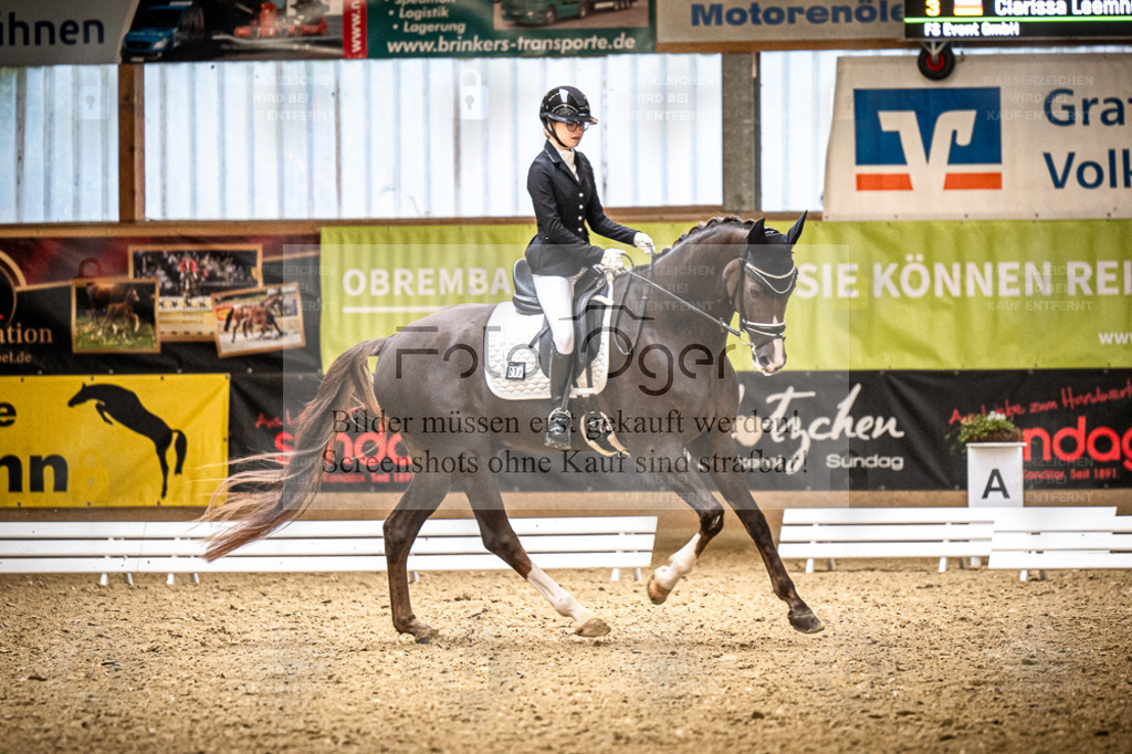 DOS_0731 | Entdecke hochwertige Reitturnierfotos von Foto Oger. Professionell, emotional und authentisch – jetzt Lieblingsmomente im Shop bestellen. - Realisiert mit Pictrs.com