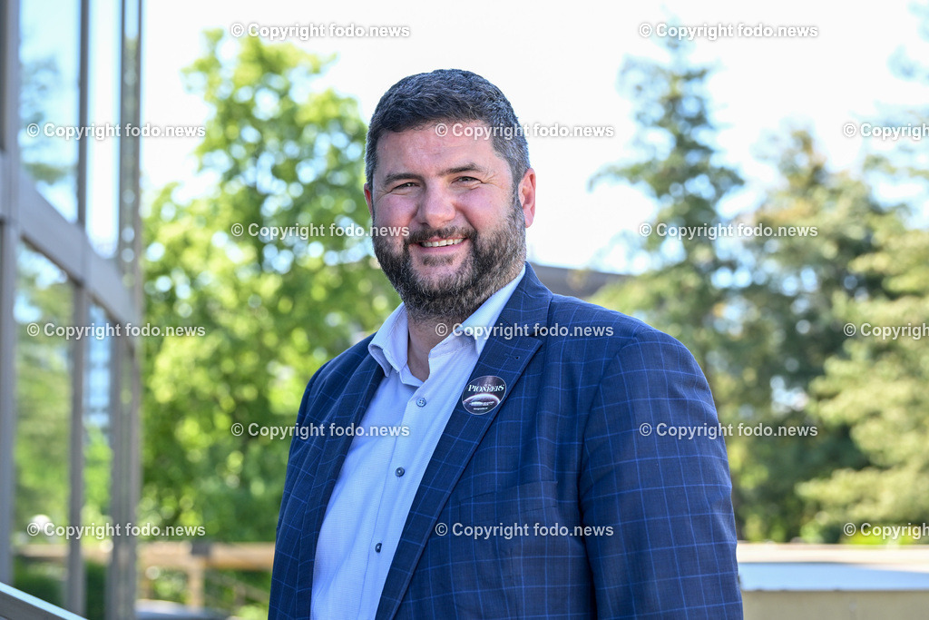Pressekonferenz Brucknerhaus Linz - Klangwolke 2024_ Pioneer 52Hz_ 14.05.2024-5 | 14.05.2023, Brucknerhaus Linz, AUT, Pressekonferenz Brucknerhaus Linz - Klangwolke 2024, Pioneer 52Hz, im Bild Wolfgang Scheibner (Produktionsleiter Klangwolke 2024)