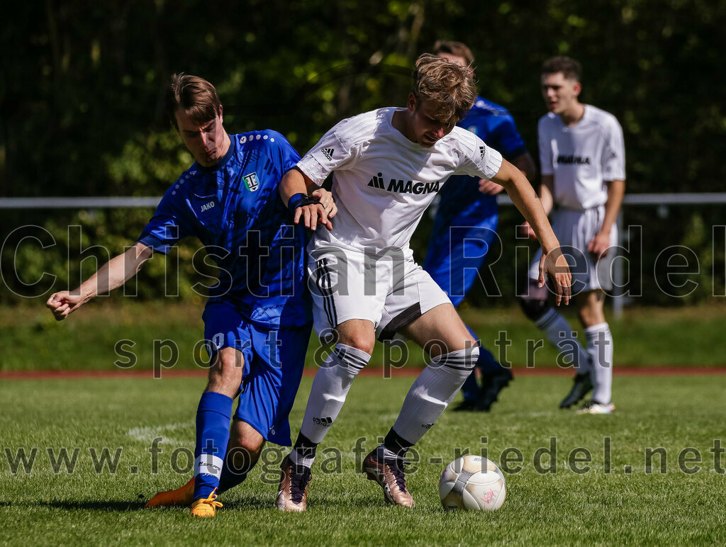 2023-09-02_088_SG_Markt_Schwaben_gegen_TSV_Hohenbrunn | Markt Schwaben, Deutschland, 02.09.2023:
Fußball, Kreisklasse 2023 / 2024, 3. Spieltag, (SG) Markt Schwaben gegen TSV Hohenbrunn, Endergebnis: 2:0

Felix Ballhorn (TSV Hohenbrunn, #20), Quirin Lerch (SG Markt Schwaben, #7)

Foto: Christian Riedel / fotografie-riedel.net