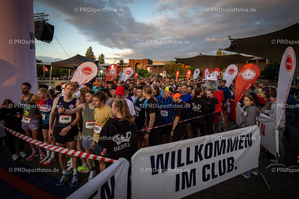 22. ASV Nachtlauf; Koeln, 28.05.25 | Impressionen vom 22. ASV Nachtlauf am 28.05.25 am Tanzbrunnen in Koeln. Foto: BEAUTIFUL SPORTS/Axel Kohring