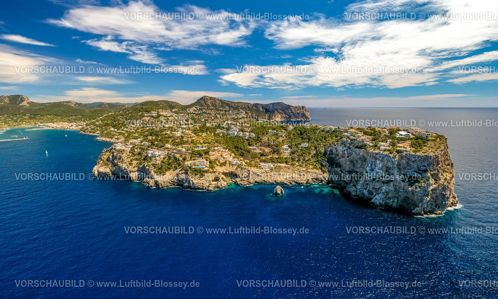 Mallorca230400061PortdAndratxMiradorDeLaMola | Luftbild, Ferienhäuser an der Felsenküste, Halbinsel mit Aussichtspunkt Mirador de Sa Mola, Andratx, Balearen, Mallorca, Balearische Inseln, Spanien