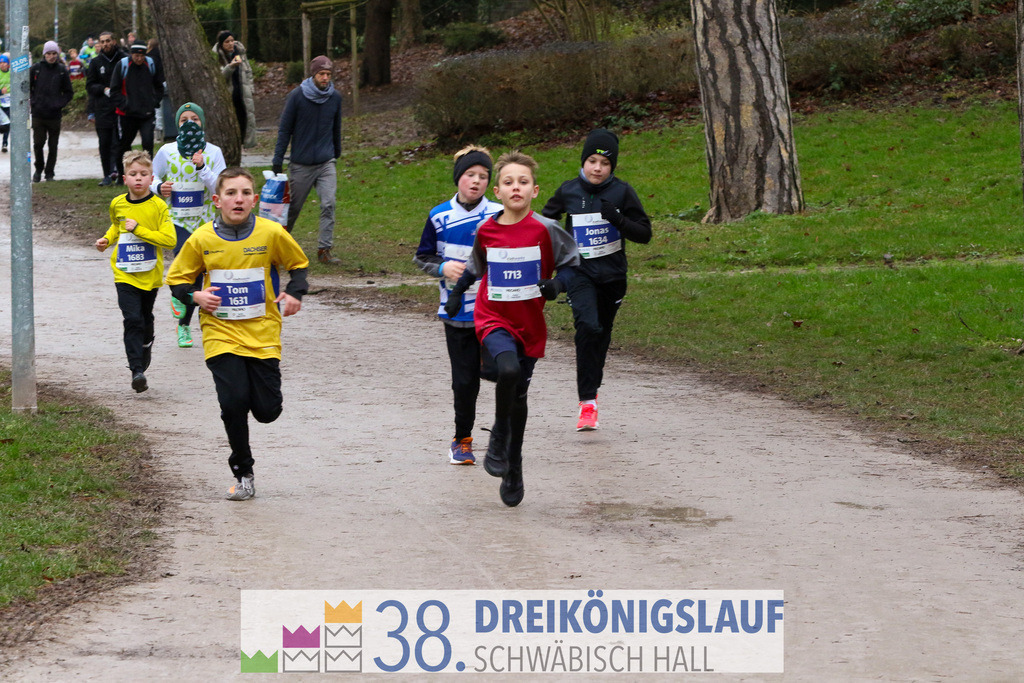 1700m Stadtwerke Jugendlauf | 3 Koenigslauf 2024 1700m Stadtwerke Jugendlauf - Realisiert mit Pictrs.com