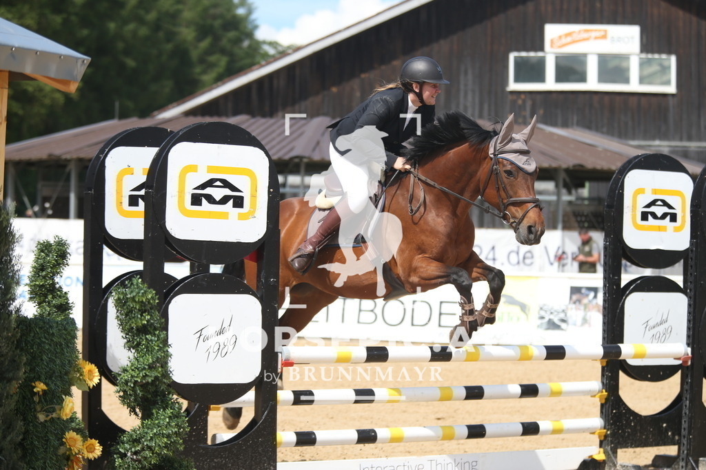 AS8V3250 | Willkommen bei Brunnmayr - Design & Fotografie – Ihrem Spezialisten für Reitturniere und Pferdeveranstaltungen in Oberösterreich, Salzburg und Bayern! Seit über 17 Jahren sind wir leidenschaftlich dabei.