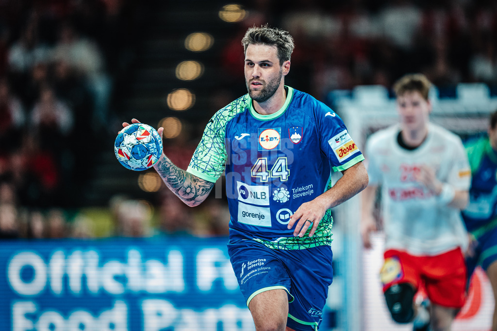 Handball | Herren | EHF EURO 2024 | European Championshop Men 2024 Final Tournament | Slowenien vs. Dänemark | 23.01.2024 | Dean Bombac (#44, Slowenien, SLO)