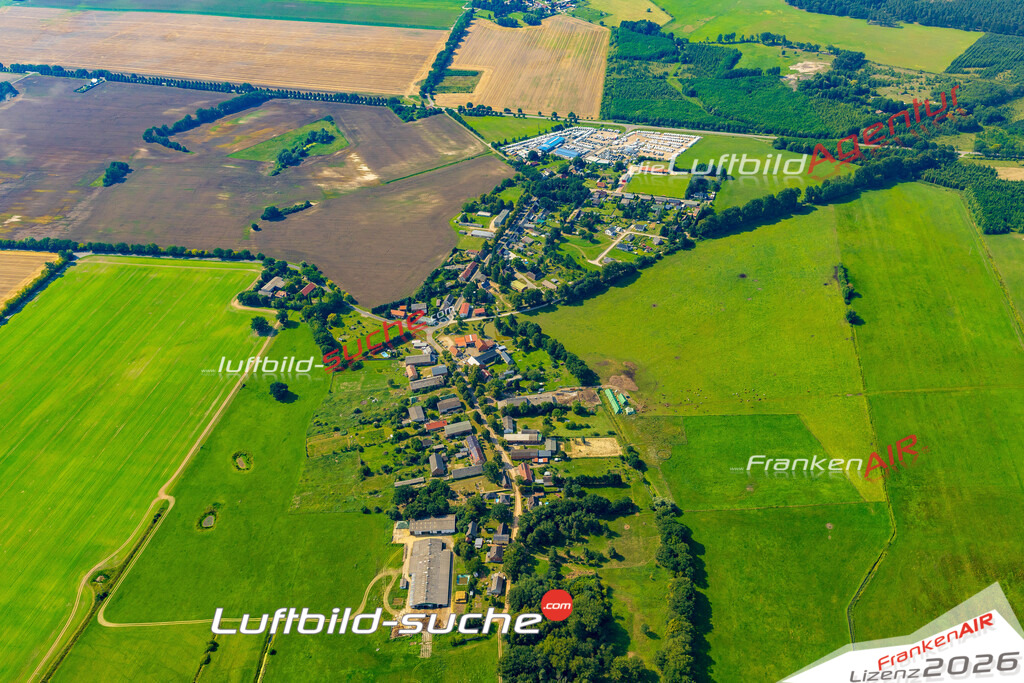 Luftbild der Stadt Kremmin - Das Luftbild wurde 2025 vom UL-Flugzeug heraus erstellt ( keine Drohnenaufnahme ) - Hochauflösende Luftaufnahme - für Wandbilder und großformatige Ausdrucke geeignet. Das besondere Geschenk!Hier alle&nbsp;Infos zur Lizenzierung der LuftaufnahmeWir fliegen auch dieses Jahr wieder in Ihre Region um Luftbilder zu erstellen.- Luftbild anfragen