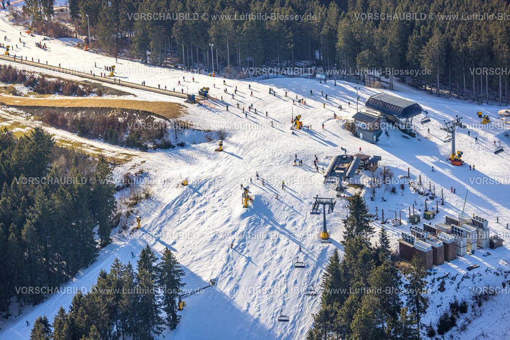 Winterberg260105003 | Luftbild, Skigebiet und Sesselbahn Poppenberg Bergstation und Bergstation Quick Jet, Winterberg, Sauerland, Nordrhein-Westfalen, Deutschland
