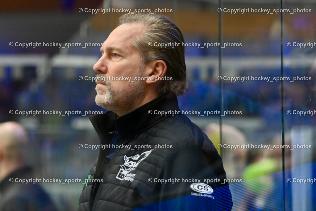 EC IDM Wärmepumpen VSV vs. HC Pustertal | Headcoach EC VSV TUOMIE Tray, EC IDM Wärmepumpen VSV vs. HC Pustertal, EC IDM Wärmepumpen VSV vs. HC Pustertal am 15.11.2024 in Villach (Stadthalle Villach), Austria, (Photo by Bernd Stefan)