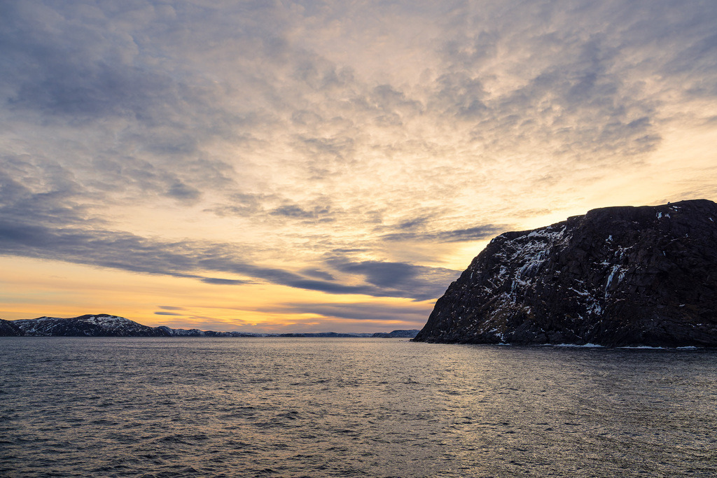 Berge und Felsen im Winter nahe Havøysund in Norwegen | Berge und Felsen im Winter nahe Havøysund in Norwegen.