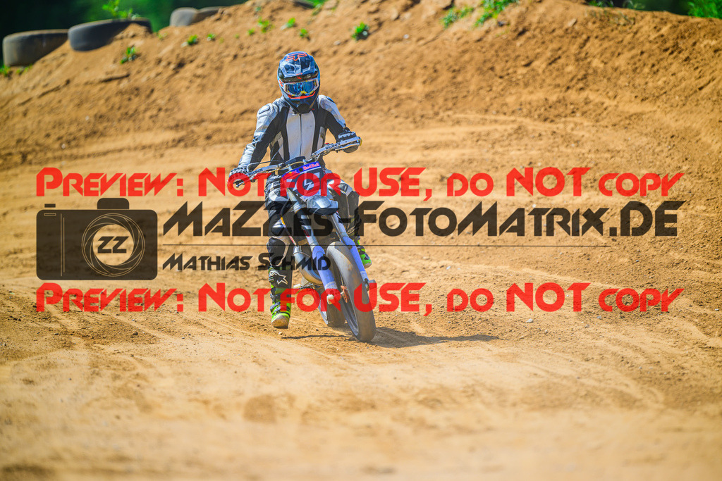 MaZZes_FotoMatrix_240511_6007705_1995 | ROOKIES