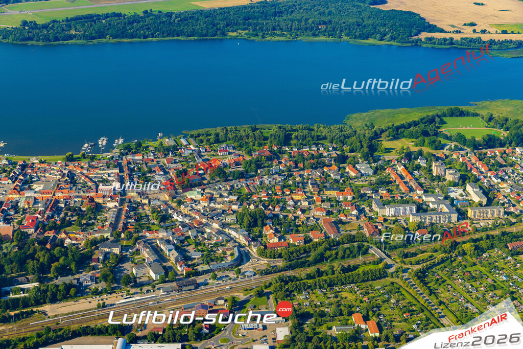 Klassische Luftaufnahme ohne Drohne zeigt:Ribnitz Bahnhofstraße bei Ribnitz-Damgarten - Die Luftbildaufnahme wurde 2025 vom UL-Flugzeug heraus erstellt ( keine Drohnenaufnahme ) - Hochauflösende Luftaufnahme -Nicht vergleichbar mit Google Maps oder Satelittenbilder- Die Geschenkidee !Mit Lizenz und Bildrechte bestellbar