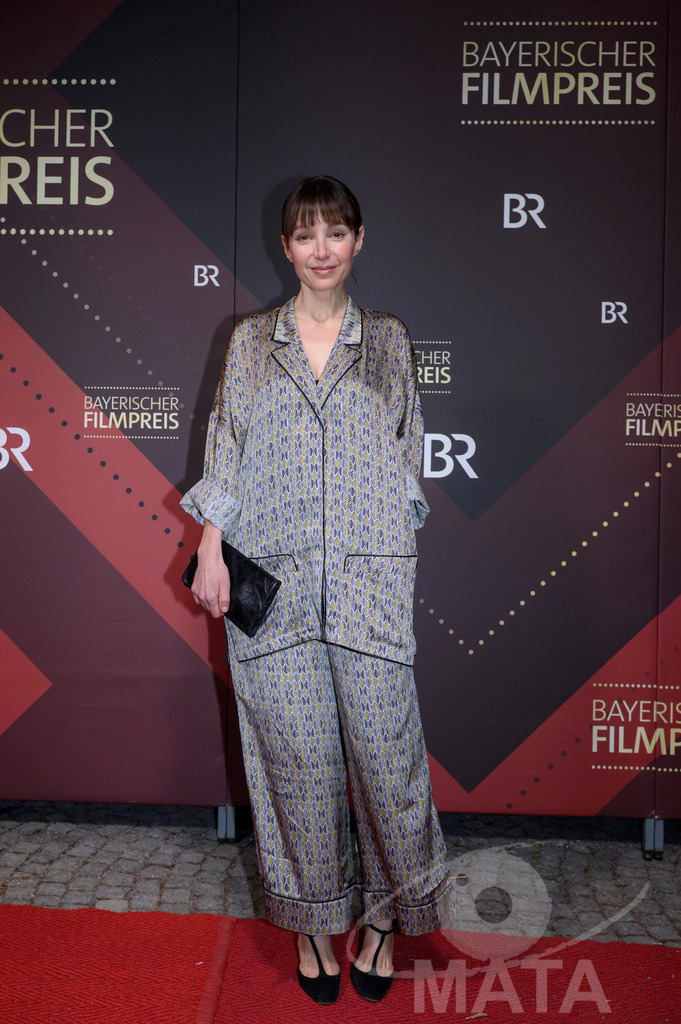 _DWI5206 | Julia Koschitz bei der Verleihung des 47. Bayerischen Filmpreises 2026  im Prinzregententheater. München, Deutschland. Der Bayerische Filmpreis wird seit 1979 von der Bayerischen Staatsregierung verliehen, um die Bedeutung des Kinofilms als Kulturgut herauszustellen - Realisiert mit Pictrs.com