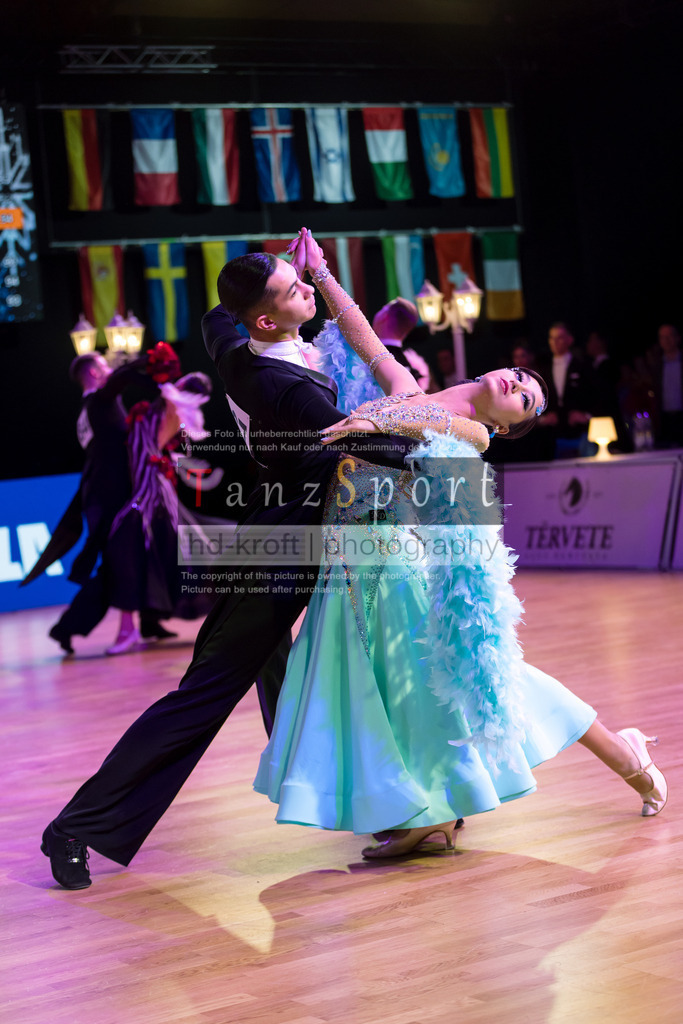 20241215_WDSF_Int_Open_Std-Riga-8698 | Tanzsportbilder, Standardtanz, Lateintanz, WDSF, DTV, LTVB, dancecomp, goc, hessen tanzt, blaues band der spree, walzer, tango, wiener walzer, slowfox, quickstepp, samba, rumba, cha-cha-cha, paso doble. jive, hd-kroft photography, turniertanzsport