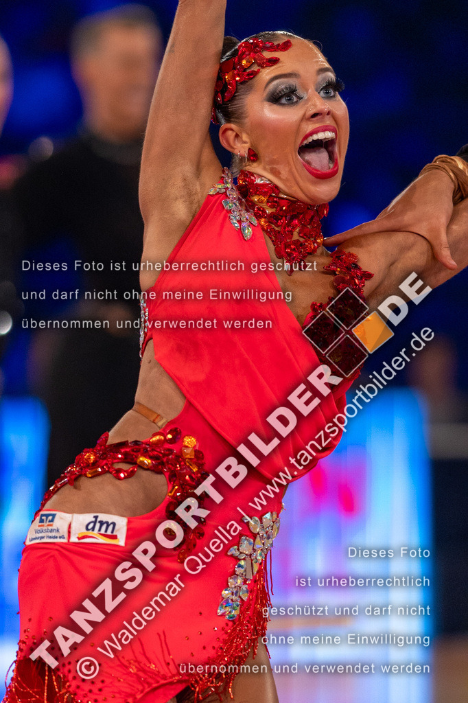 20231111-03970 | Hier finden Sie Tanz Bilder vom Latein und Standard Formationen tanzen. Sportbilder vom Tanzsport. Schöne Fotos und von Weltmeisterschaft, Europameisterschaft, Bundesliga, Regionalliga, Oberliga und Landesliga sowie von GOC Stuttgart, DanceComp, WM Bremen