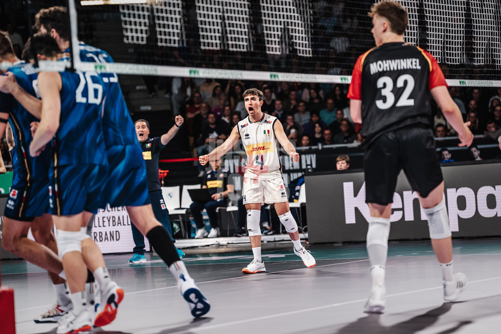 Volleyball | Männer | Testspiel | Deutschland vs. Italien | 26.05.2025 | Gabriele Laurenzano (#4, Italien) jubelt