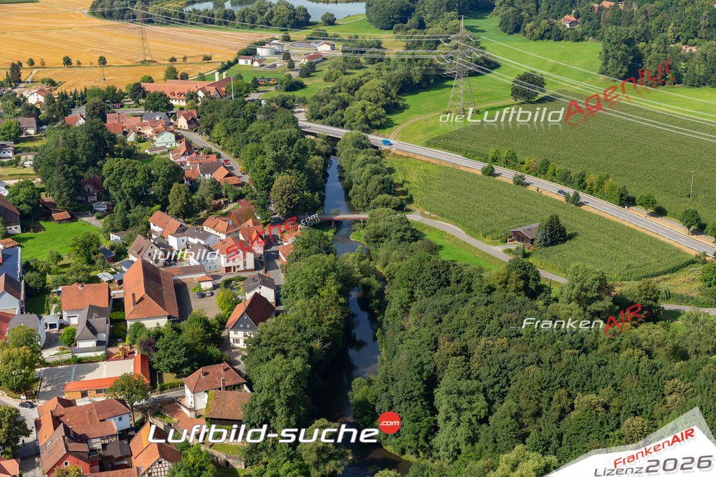 Das Luftbild der Stadt Redwitz an der Rodach wurde 2021 vom Flugzeug heraus erstellt (keine Drohne) Aufnahmehöhe ca.450 Meter- hohe Bildauflösung und Druck-Qualität garantiert!