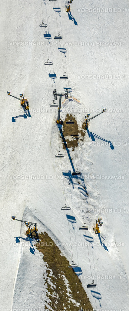 Winterberg220303411 | Luftbild, Sessellift Schattenspiele auf einer Schneepiste, Winterberg, Sauerland, Nordrhein-Westfalen, Deutschland