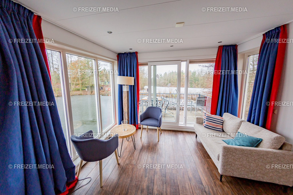 HAUSBOOT IM CENTER PARCS BISPINGER HEIDE | CENTER PARCS BISPINGER HEIDE

VEROEFFENTLICHUNG NUR GEGEN HONORAR

CONTACT:
FREIZEIT.MEDIA
HENDRIK PÖTHER
IM SCHLATT 24
46414 RHEDE

FON: +49 (0)2872 9496637
MAIL: INFO@FREIZEIT-MEDIA.DE
WEB: WWW.FREIZEIT.MEDIA - Realisiert mit Pictrs.com