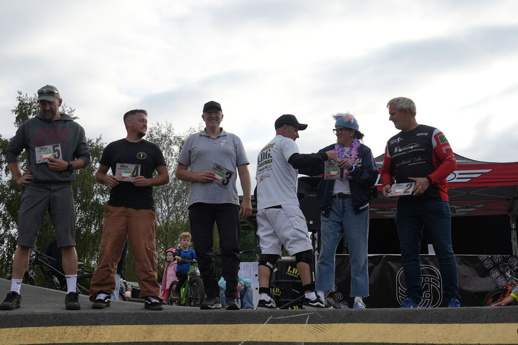 Siegerehrung_Masters45-1 | German Pumptrack Series - Realisiert mit Pictrs.com