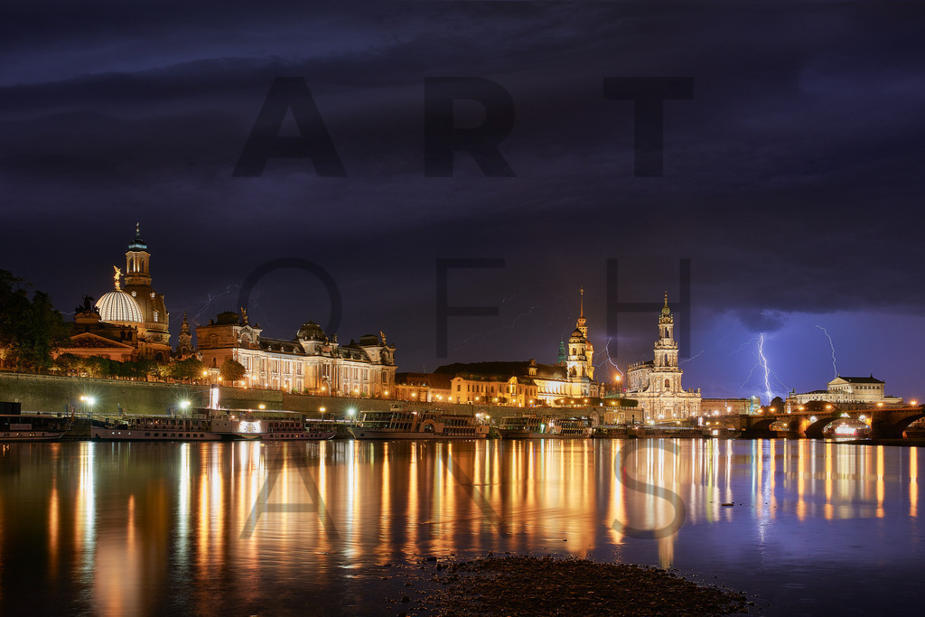 Ein Hans Fineart Original | Entdecke die Kunst von Hans Fineart - Fotografien für dein Zuhause. Verwandle deine Wände mit einzigartigen Kunstwerken und bringe die Schönheit der Welt in dein Leben. Bestelle jetzt und schaffe einen Ort der Inspiration und Eleganz.