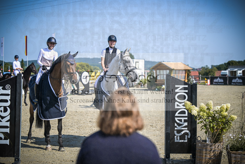 DOS_0019 | Entdecke hochwertige Reitturnierfotos von Foto Oger. Professionell, emotional und authentisch – jetzt Lieblingsmomente im Shop bestellen.Deutschlandweite Turnierfotografie. - Realisiert mit Pictrs.com