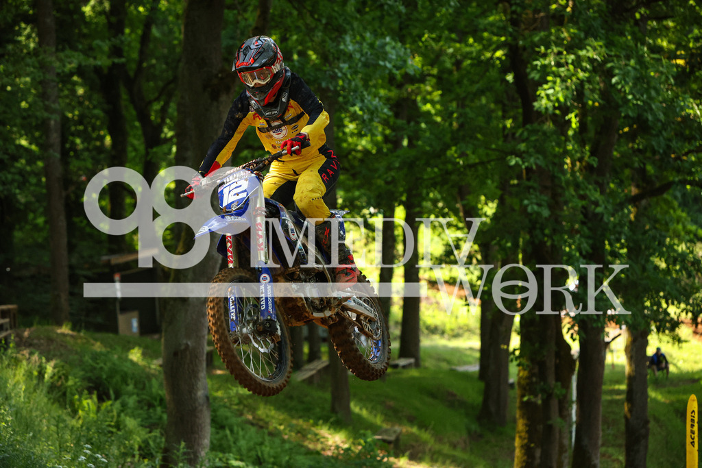 5E6A3589 | 989 MEDIAWORK