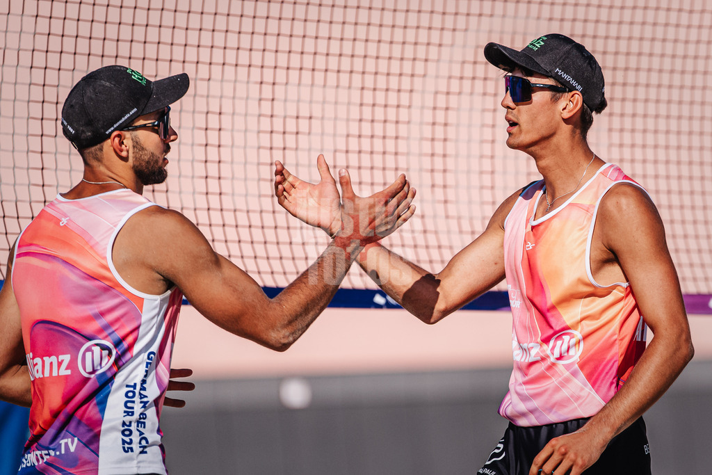 Beachvolleyball | Männer | Allianz German Beach Tour 2025 | Tourstop Bremen | 12.06.2025 | v.l. Kim Huber und Valentin Schneckenburger