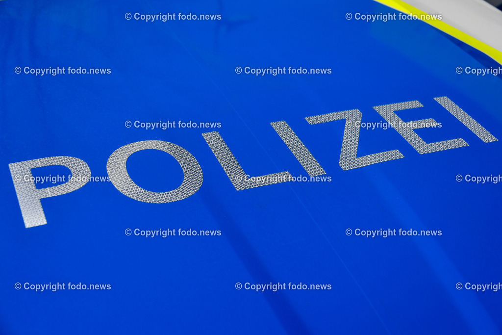 Deutschland_ Baden-Wuerttemberg_ Stuttgart_ 08.04.2025-27 | 08.04.2025, Deutschland, GER, Baden-Wuerttemberg, Stuttgart, im Bild Themenbild, Polizei, Schrift, Schriftzug, Bundespolizei, Einsatzkraefte, Einsatzfahrzeug, Beamte, Feature, Symbolbild