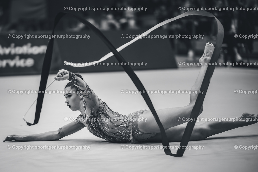 85B_7660 | HUN Elena Vukmir Gymnastik International 2026 in der Sporthalle Schmiden in Fellbach (Deutschland).Foto: Klaus Gruber / sportagenturphotography - Realisiert mit Pictrs.com