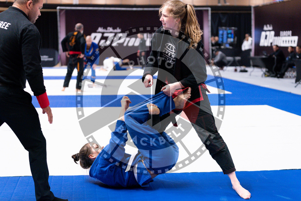 20241013PBB4069 | Athletes compete during the AJP Tour Europe Continental Jiu-Jitsu Amateurs & Masters Championship on October 13, 2024 in Almere near Amsterdam, Netherlands. © Chiara Dazi / photoblackbelt