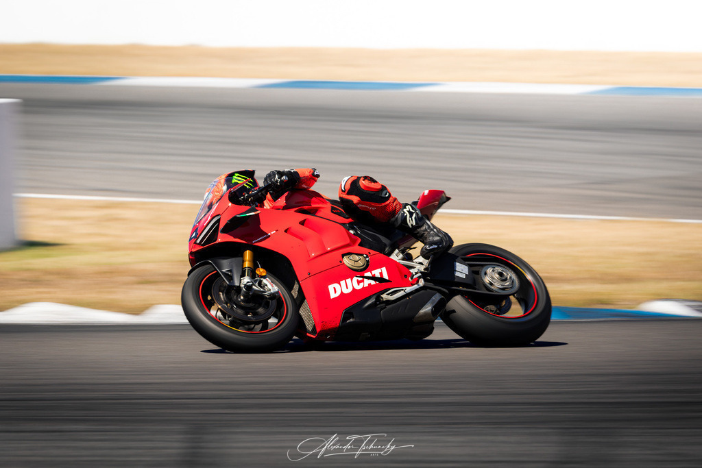 Ducati Trackday Hockenheimring 2026 | Entdecken Sie die faszinierende Welt von Alexander Tschuncky Arts: Kreative Fotografie, atemberaubende Automobilkunst und hochwertiger Bilderdruck. Lassen Sie sich inspirieren! - Realisiert mit Pictrs.com