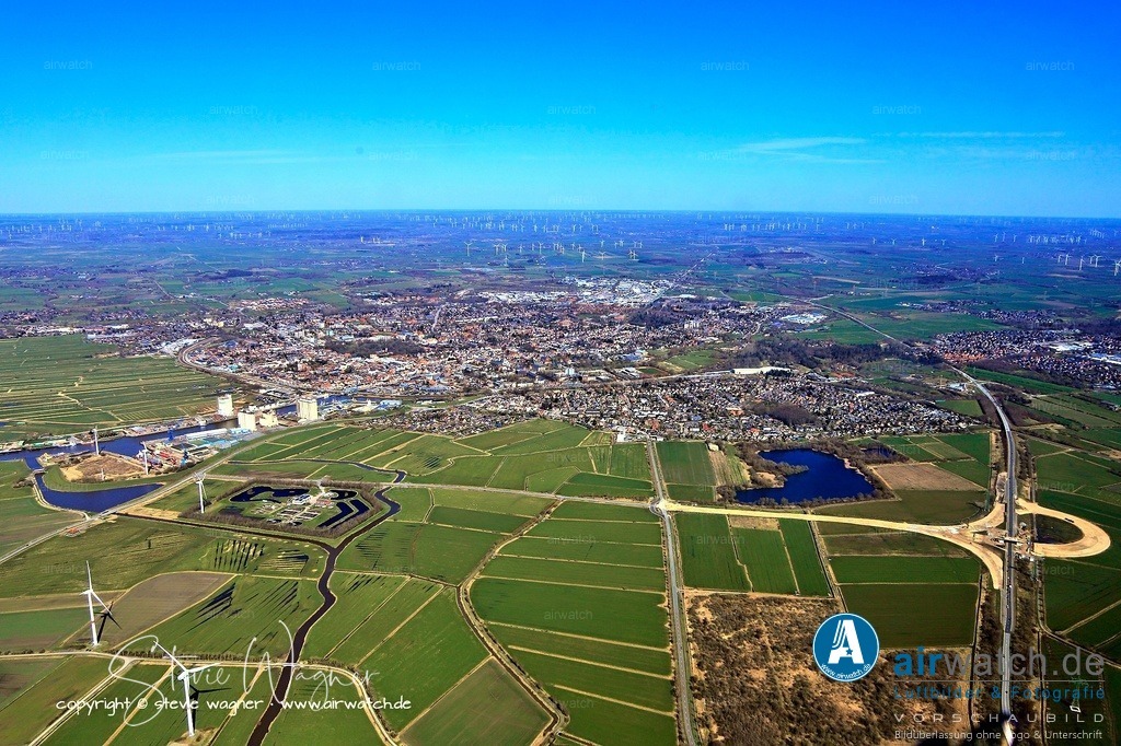 Husum - Westtangente - innerstädtische Umgehungsstraße - Luftbilder | Die Westtangente in Husum ist eine innerstädtische Umgehungsstraße, deren Planung im Jahr 1977 begann und deren Bau nach 48 Jahren im Jahr 2025 abgeschlossen wurde.
