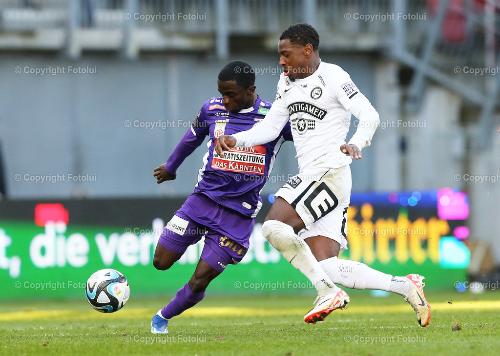 A_LUI_121123_03 | SPORT,FUSSBALL,ADMIRAL BUNDESLIGA AUSTRIA KLAGENFURT-STURM GRAZ 12.11.2023IM BILD: BRYAN SILVA TEIXEIRA (STURM GRAZ ) UND SOLOMON BONNAH (KLAGENGURT)FOTO: FOTOLUI