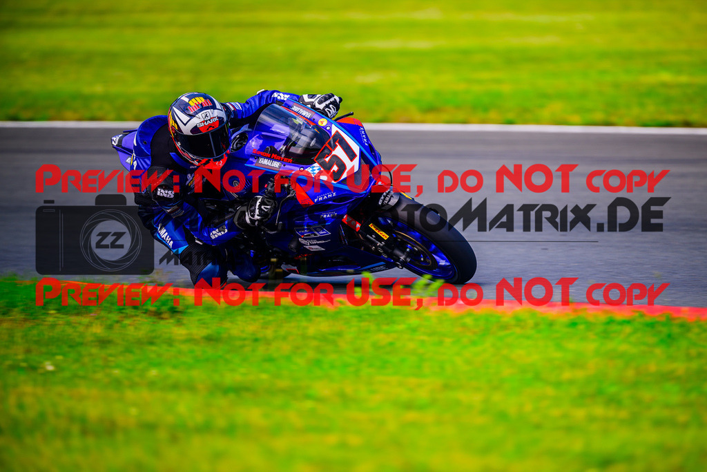 MaZZes_FotoMatrix_240601_6007705_8758 | R7