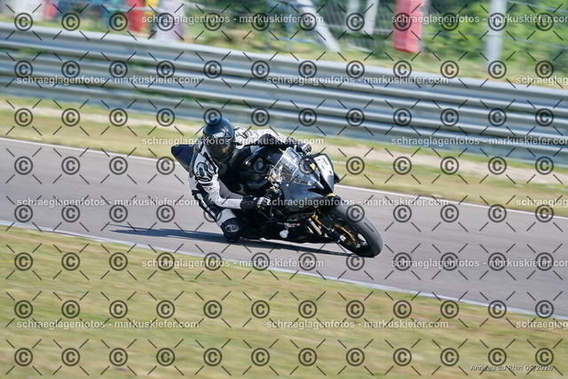 26BT02-0583 | markuskiefer.com - Realisiert mit Pictrs.com