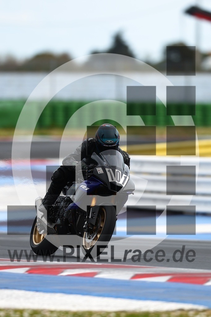 0101-20260331_01314 | Schöne Erinnerungen an spannende Momente - das festzuhalten ist unser Job. PIXELrace.de ist seit 2003 auf den Rennstrecken Europas unterwegs um die Action draußen beim Fahren und die wunderbare Stimmung imm Fahrerlager für euch einzufangen.