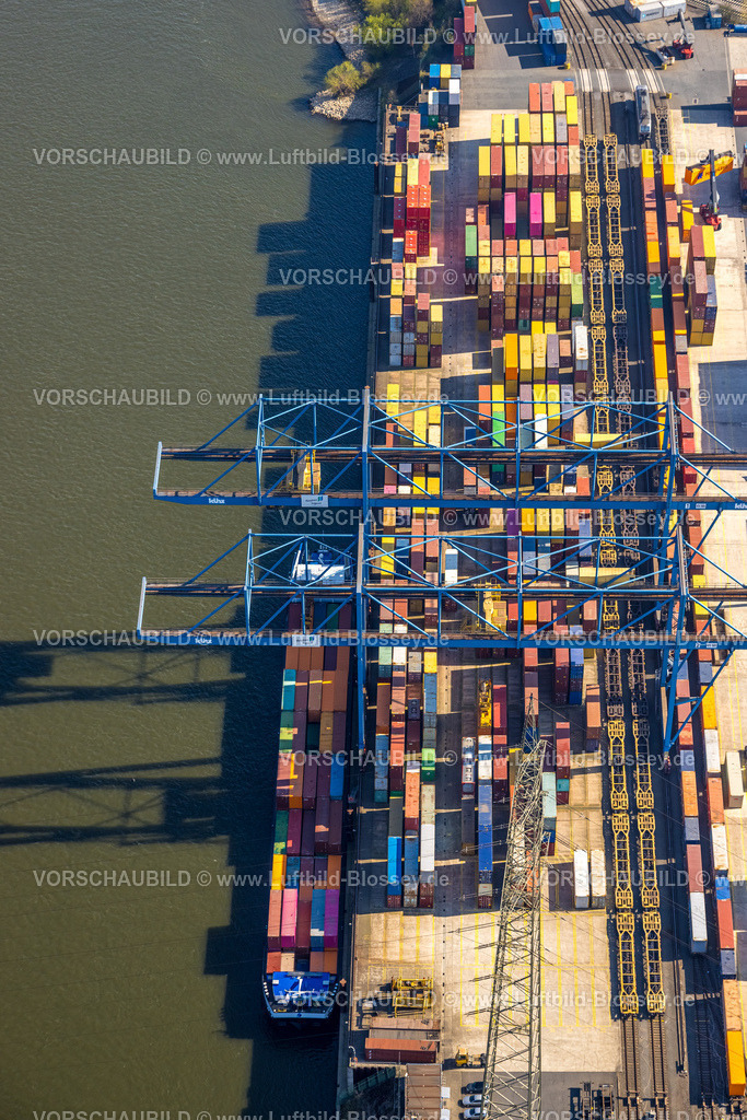 Duisburg250401270LogPort2Wanheim | Luftbild, logport II Wanheim, logport 2, Container Terminal am Fluss Rhein mit Conatinerschiff, Wanheim-Angerhausen, Duisburg, Ruhrgebiet, Nordrhein-Westfalen, Deutschland