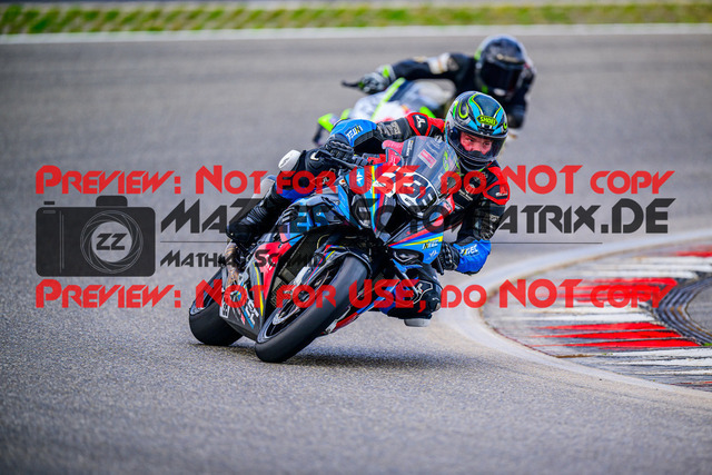 MaZZes_FotoMatrix_240910_6007705_6462 | WEISS