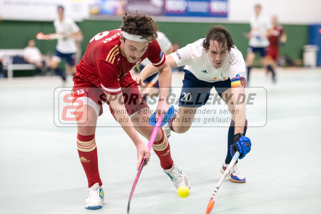 SFE_20230108_0081 | 1. Bundesliga Hockey Herren Rot-Weiss Köln - Düsseldorfer HC am 08.01.2023 in Köln (KTHC Stadion Rot-Weiss Köln Tennis and Hockey Club), Photo: Stephan Fehrmann 2022 (Sports-Gallery),Florian Pelzner ( Rot-Weiss Köln #13 ) ,Schütze Fabio ( Düsseldorfer HC #20 )