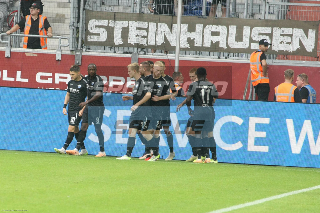 Fortuna Düsseldorf - SC Paderborn | Torjubel SCP- © Sportfoto-Sale (MK) - Realisiert mit Pictrs.com
