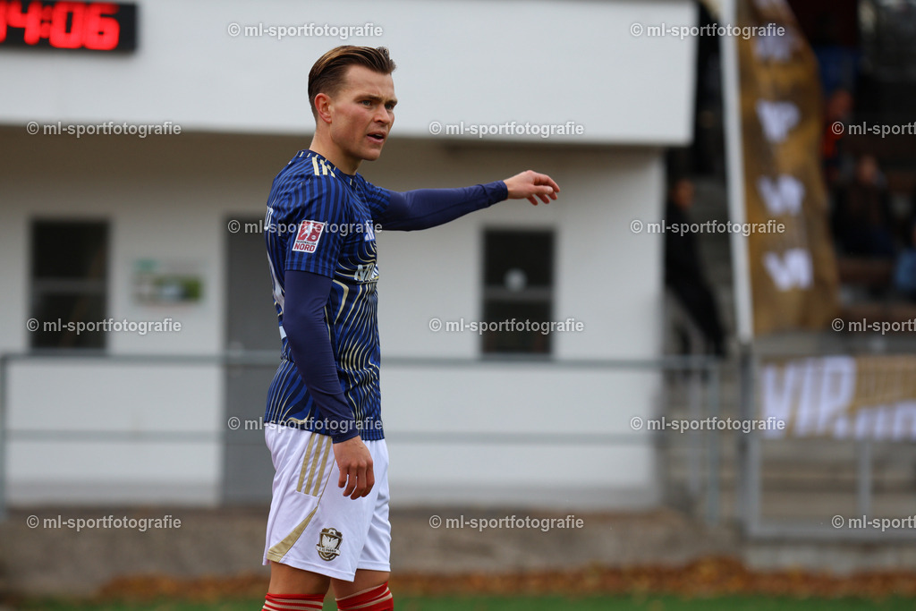 Fußball I Herren I Saison 2025/2026 I Regionalliga Nord I 17. Spieltag I 1. FC Phönix Lübeck - FSV Schöningen | Tobias Bjørnstad (29, 1. FC Phönix Lübeck) - Realisiert mit Pictrs.com