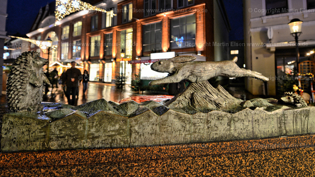 Buxtehude_ELS_5471aa | Buxtehude - Aufnahmedatum: 20.12.2014, Aufnahmehoehe:  m, Koordinaten:  - , Bildgroesse: 5917 x  3328 Pixel - Copyright 2014 by Martin Elsen, Kontakt: Tel.: +49 157 74581206, E-Mail: info@schoenes-foto.deSchlagwoerter:Weihnachtsmarkt,Stackmann,Weihnachtsbeleuchtung,Stimmung,Einkaufen, - Realisiert mit Pictrs.com