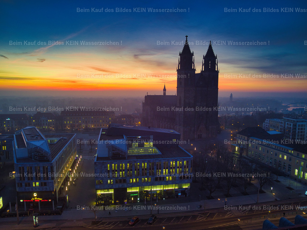 Magdeburg_Dom_Sonnenaufgang_cool_LR_bunt_0008 | Luftbild Magdeburg Dom in der Morgendämmerung - Realisiert mit Pictrs.com
