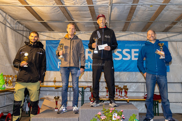 7. Int. Kärnten Marathon 2024 -  Siegerehrung | Bildershop von pixelworld.at - Realisiert mit Pictrs.com