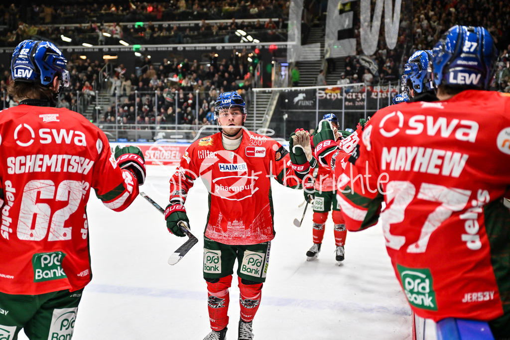 Augsburger Panther - Eisbären Berlin | AUGSBURG, GERMANY - 27. JANUARY: Jubel der Hausherren nach dem Treffer zum 1-1 Ausgleich durch Alexander BLANK (Augsburger Panther 26) / Tor / Torschuetze / Freude / Happy während dem Match zwischen den Augsburger Panthern und den Fischtown Pinguins am 43. Spieltag der Penny DEL im Curt Frenzel Stadion