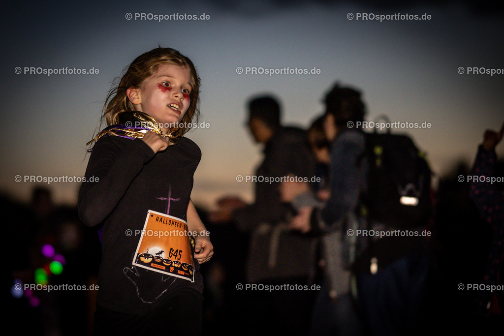 Halloween Run 2022 in Koeln, 31.10.2022 | Impressionen vom Halloween Run 2022 am 31.10.2022 in Koeln (Forstbotanischer Garten Rodenkirchen). Foto: BEAUTIFUL SPORTS/Axel Kohring