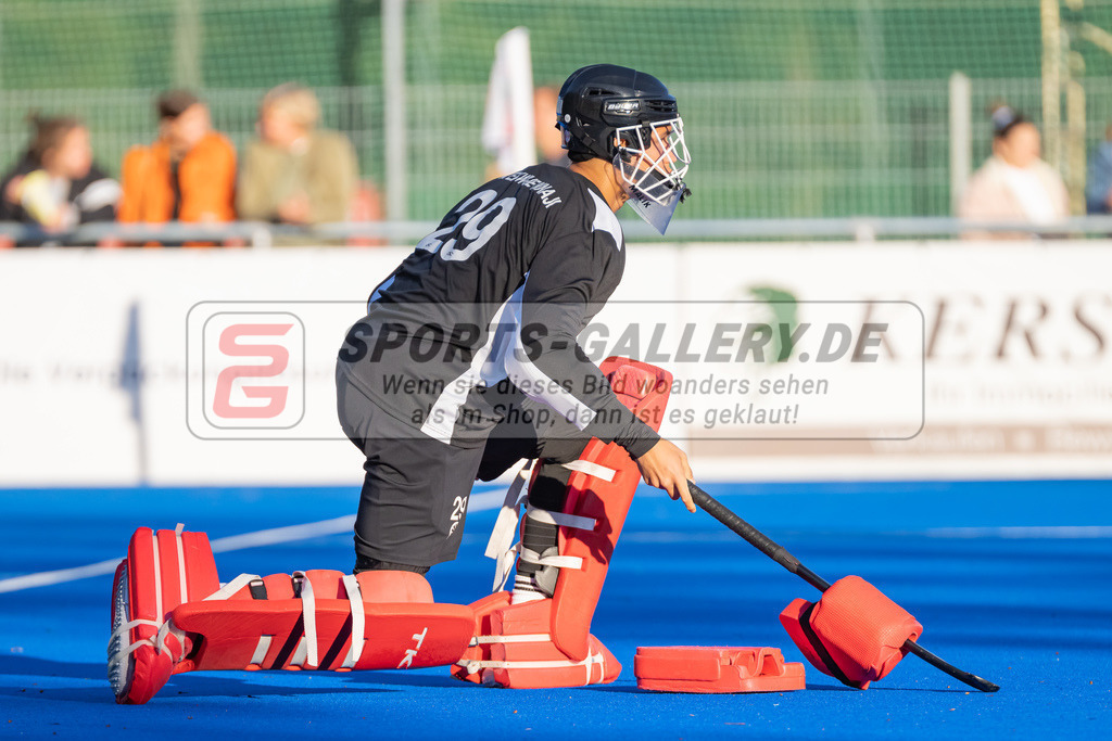 HK_20221008_100575 | 1. Bundesliga Herren Crefelder HTC - Rot-Weiss Köln am 8.10.2022 Crefelder HTC, Krefeld , Joshua Onyekwue Nnaji Torwart ( Crefelder HTC #29 )