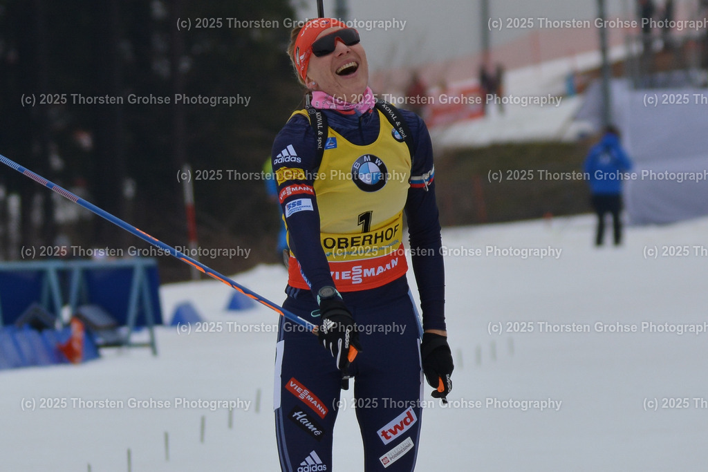 IBU WC Biathlon Oberhof 2018 | KUZMINA Anastasiya (SVK) im Ziel (Platz 1); IBU WC Biathlon Oberhof 2018, 10 km Verfolgung der Frauen am 06.01.2018 in der DKB Ski Arena in Oberhof, (Deutschland) - Realisiert mit Pictrs.com