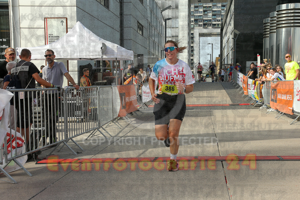 250920_1541_EX1_0479 | Sportfotografie im Rhein-Sieg Kreis, Köln, Bonn, NRW, Rheinland Pfalz, Hessen, etc. Unser Tätigkeitsfeld umfasst den Laufsport vom Volkslauf über den Marathon, Duathlon, Triathon bis zum Ultralauf wie Kölnpfad Ultra oder Schindertrail.