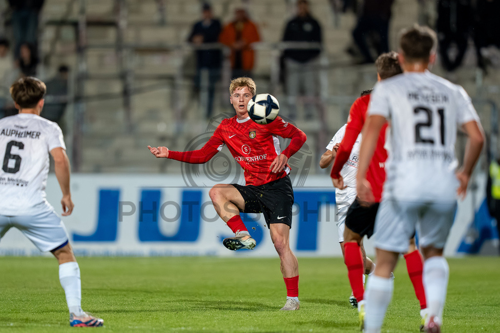 SG Sonnenhof Großaspach vs. SGV Freiberg, Fussball, Regionalliga Suedwest, 30. Spieltag, 22.04.2026 | Christian Mistl (SG Sonnenhof Großaspach, #06),SG Sonnenhof Großaspach vs. SGV Freiberg, Fussball, Regionalliga Suedwest, 30. Spieltag, 22.04.2026